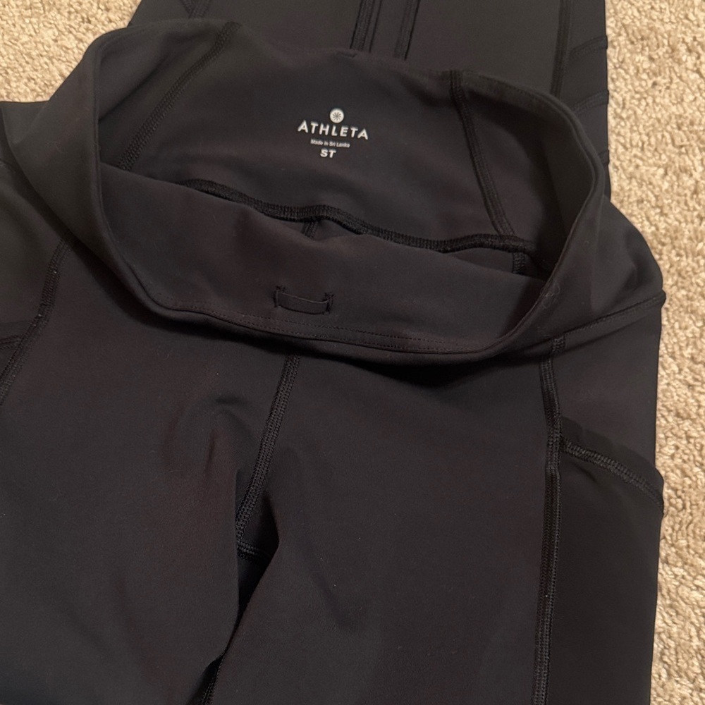 Athleta High-Waisted mesh side Leggings - Picture 3 of 9